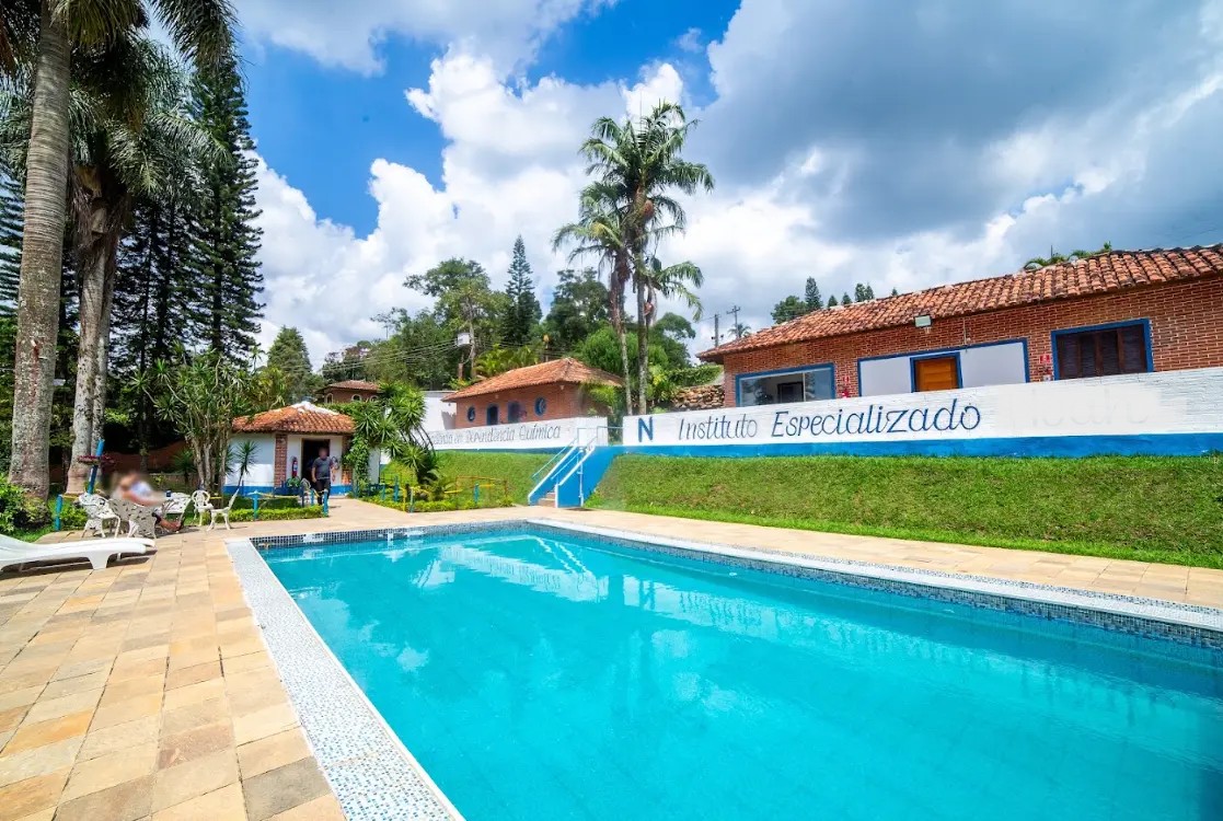 Piscina — INSTITUTO ESPECIALIZADO